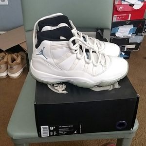 Air Jordan 11 Columbia